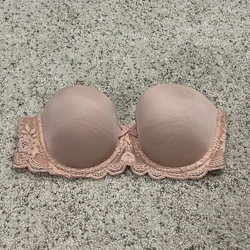 Nude Victoria’s Secret bra size 34B.